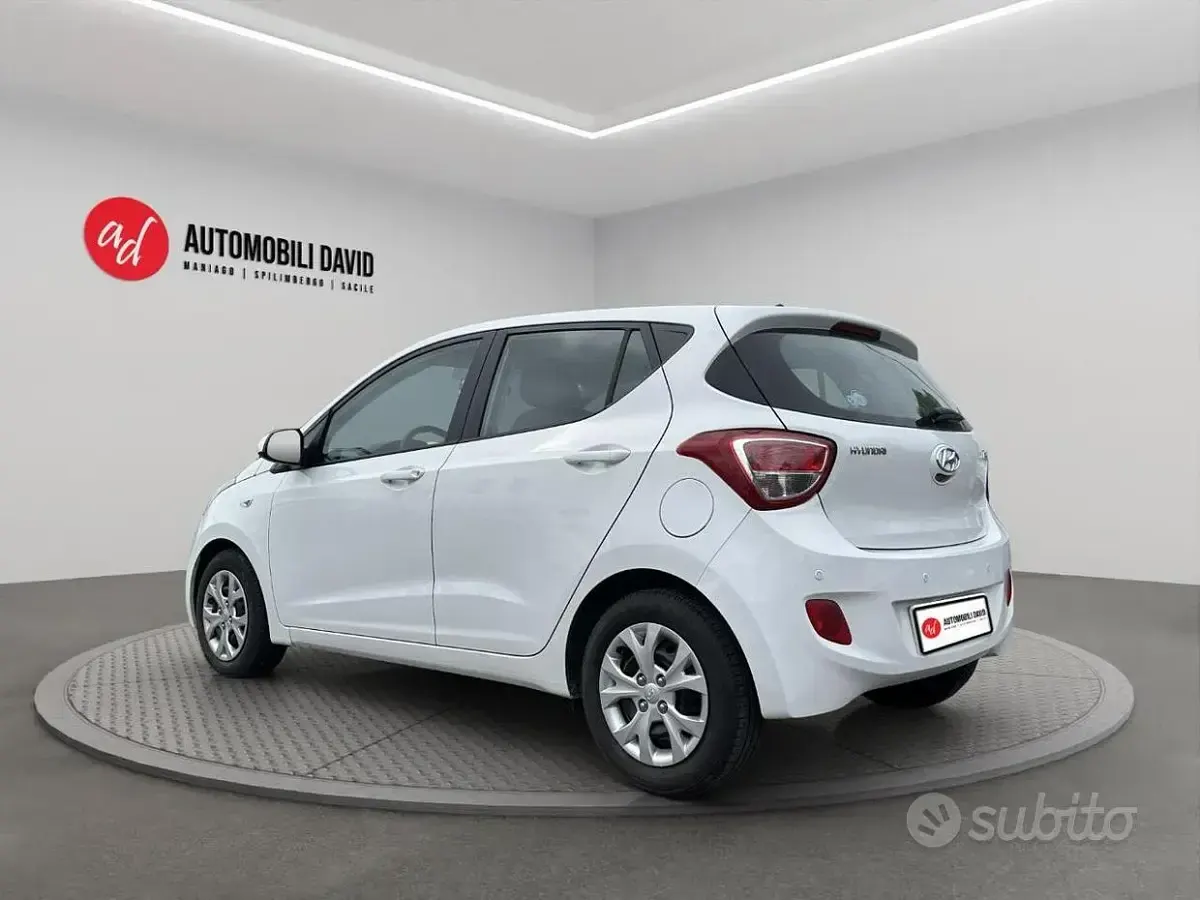 Usata Hyundai i10 Comfort 67 CV (49 kW) 2016 Bianco Utilitaria