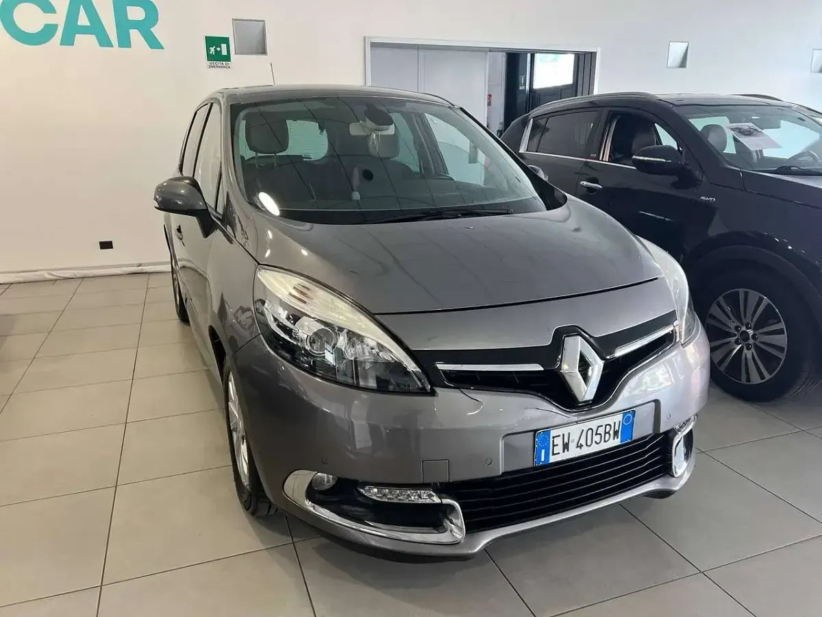 Usata Renault Scenic E-Tech 110 CV (80 kW) 2014 Grigio intermedio metalizzato Monovolume