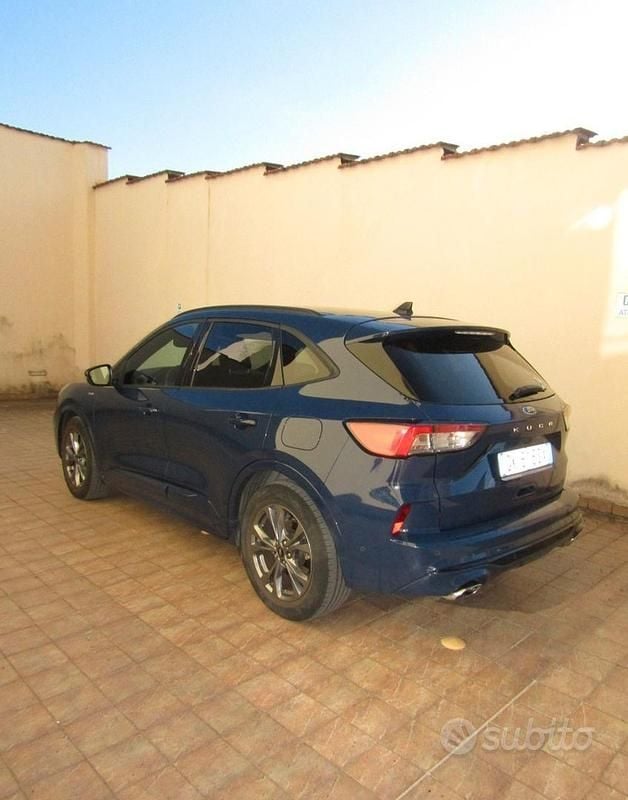 Usata Ford Kuga ST-Line 120 CV (88 kW) 2023 Blu SUV