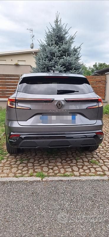 Usata Renault Austral 160 CV (117 kW) 2024 Grigio SUV