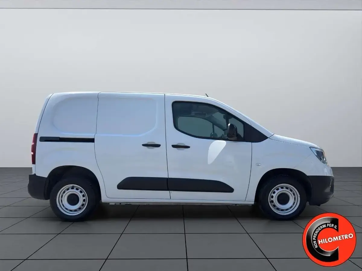 Usata Fiat Doblò 102 CV (75 kW) 2023 Bianco Monovolume