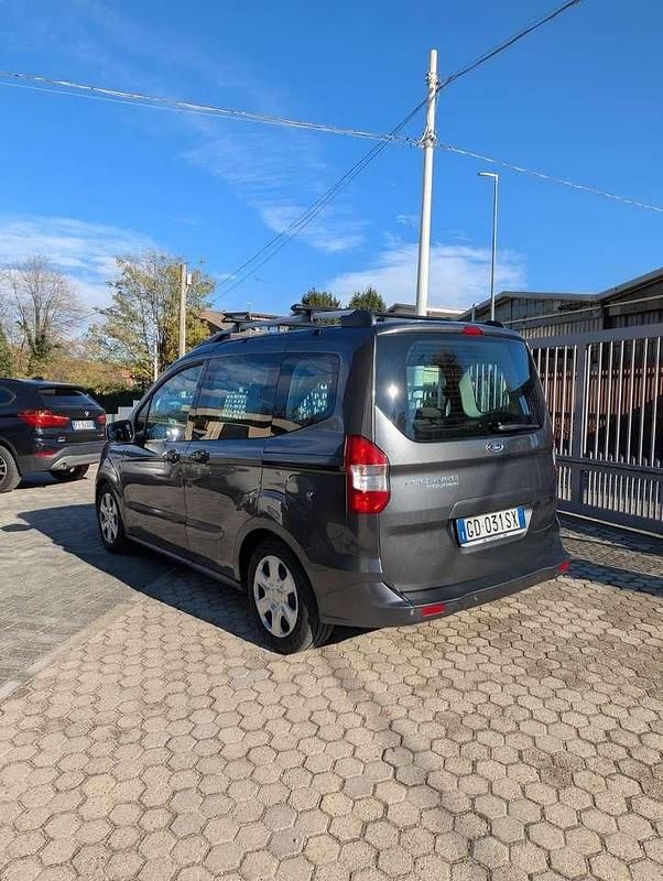 Usata Ford Tourneo 101 CV (74 kW) 2020 Grigio Furgone