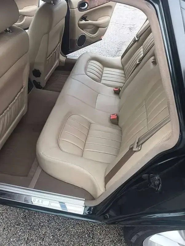 Usata Jaguar XJ Executive 237 CV (174 kW) 1998 Verde Berlina