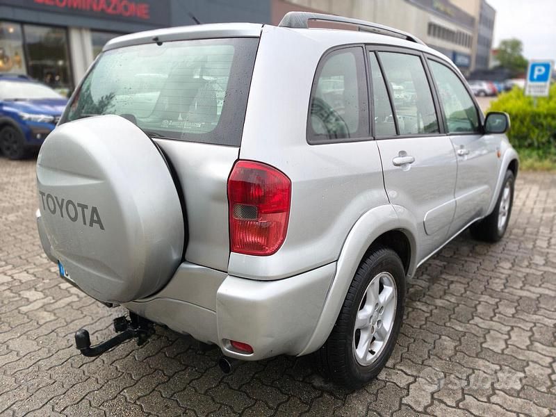 Usata Toyota RAV4 Sol 116 CV (85 kW) 2003 Grigio SUV