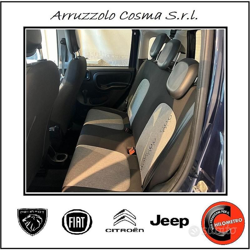 Usata Fiat Panda Lounge 69 CV (50 kW) 2017 Blu Utilitaria