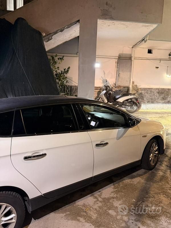 Usata Lancia Delta 105 CV (77 kW) 2014 Bianco Utilitaria