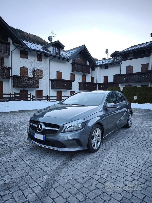 Usata Mercedes A220 184 CV (135 kW) 2015 Grigio Berlina