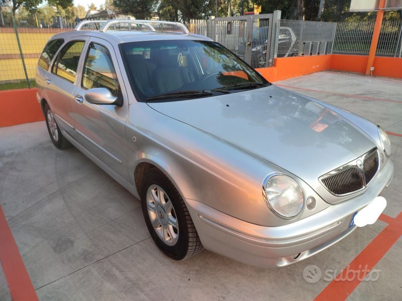 Usata 2001 Lancia Lybra Station wagon | 2000 € (Buon prezzo) - Immagine 1/4