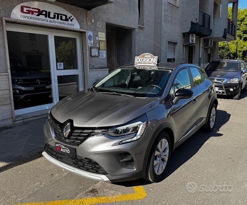 Usata Renault Captur 95 CV (69 kW) 2021 Argento SUV