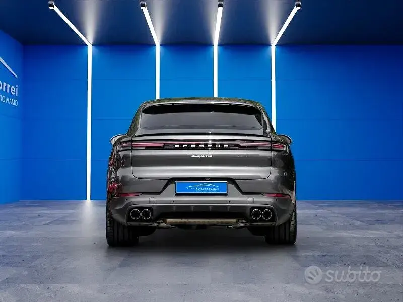 Usata Porsche Cayenne 470 CV (345 kW) 2025 Grigio SUV