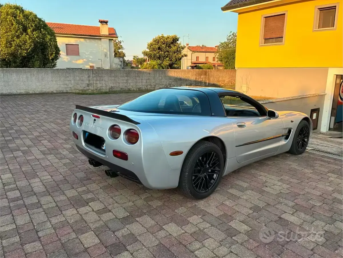 Usata Corvette C5 344 CV (253 kW) 2001 Grigio Cabrio