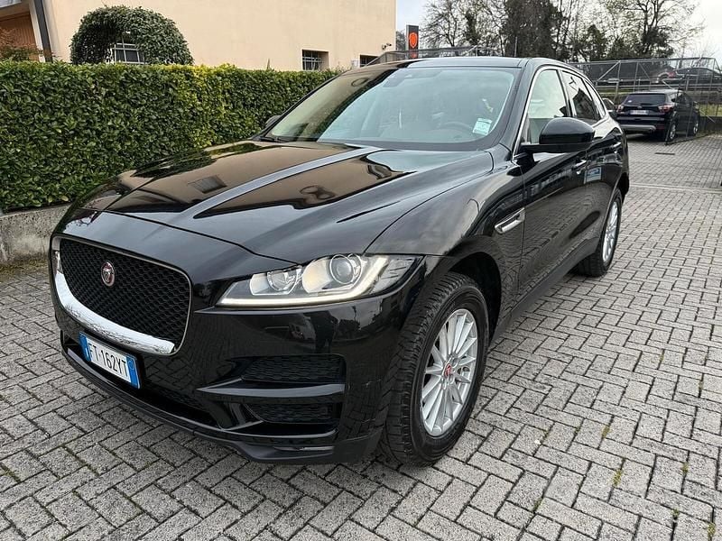 Begagnad Jaguar F-Pace Prestige 180 HK (132 kW) 2019 Svart SUV