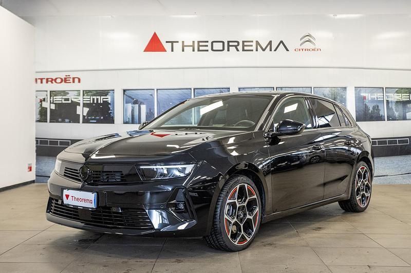 Usata Opel Astra GS Line 182 CV (133 kW) 2022 Nero pastello Utilitaria