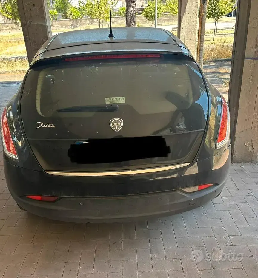 Usata Lancia Delta 120 CV (88 kW) 2010 Utilitaria