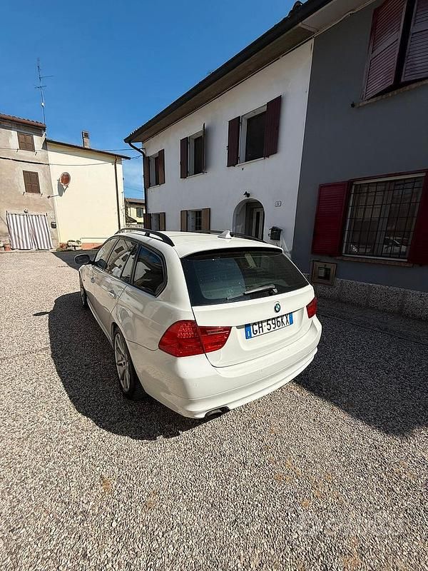 Usata BMW 1600 102 CV (75 kW) 2010 Bianco Berlina