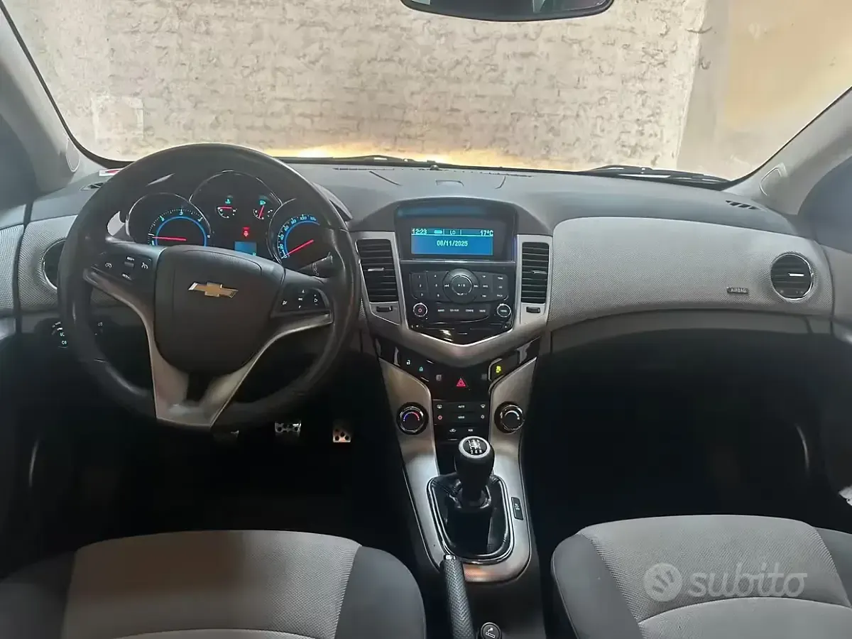 Usata Chevrolet Cruze 150 CV (110 kW) 2010 Grigio Berlina
