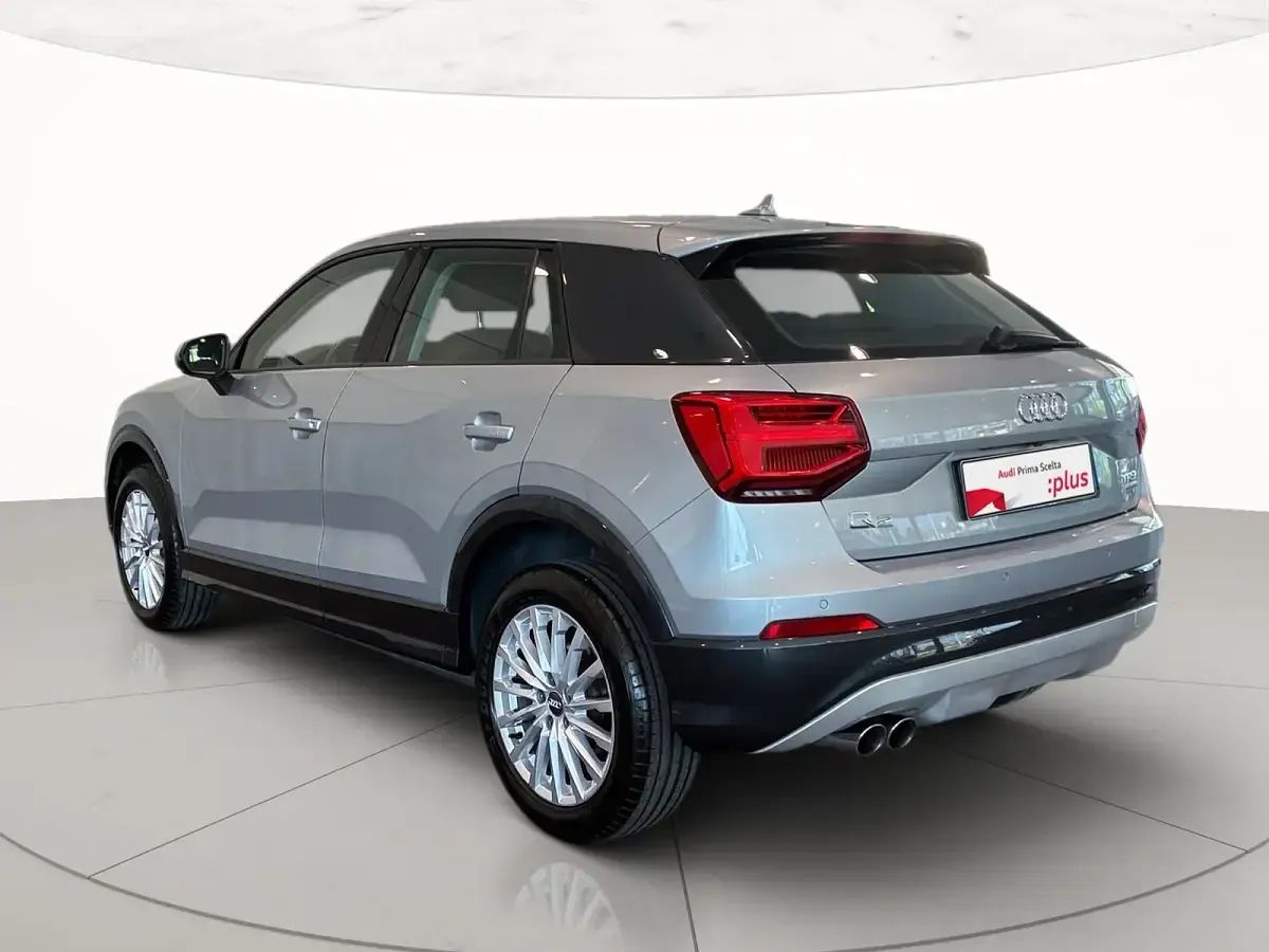 Usata Audi Q2 Business 190 CV (139 kW) 2018 Argento alluminio met. SUV