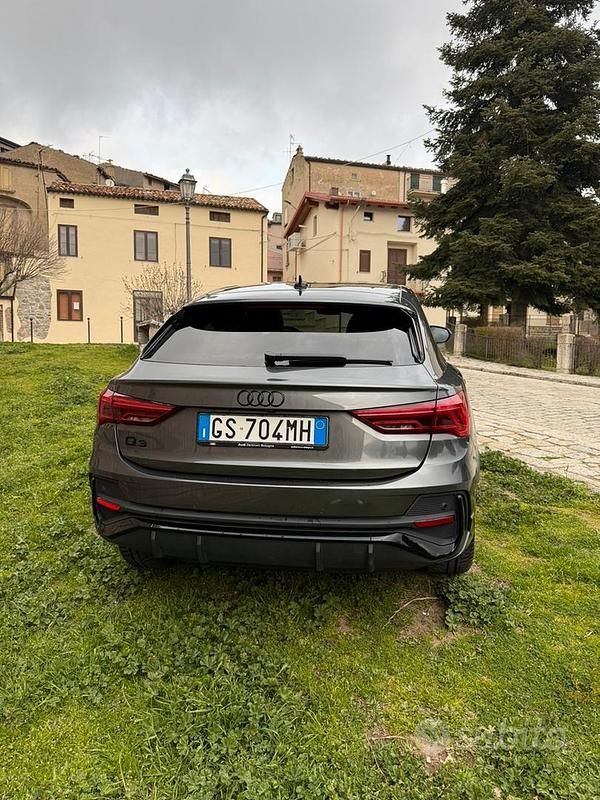 Usata Audi Q3 Sportback S-Line 150 CV (110 kW) 2024 Grigio SUV