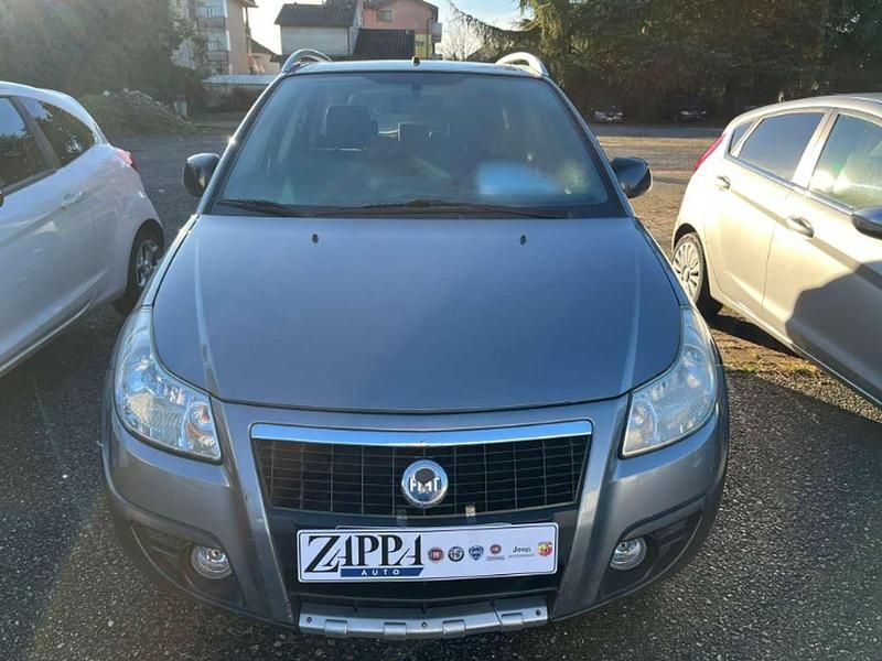Usata Fiat Sedici Dynamic 107 CV (78 kW) 2008 Grigio SUV