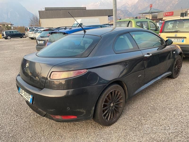 Usata Alfa Romeo GT Progression 150 CV (110 kW) 2006 Nero Coupé