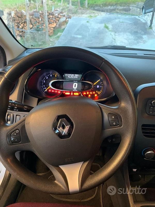 Usata Renault Clio IV 75 CV (55 kW) 2015 Bianco Utilitaria