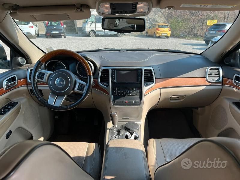 Usata Jeep Grand Cherokee Overland 241 CV (177 kW) 2011 Nero SUV