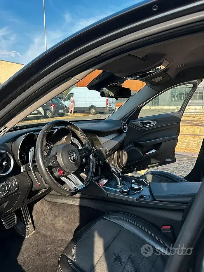 Usata Alfa Romeo Giulia 180 CV (132 kW) 2016 Nero Berlina