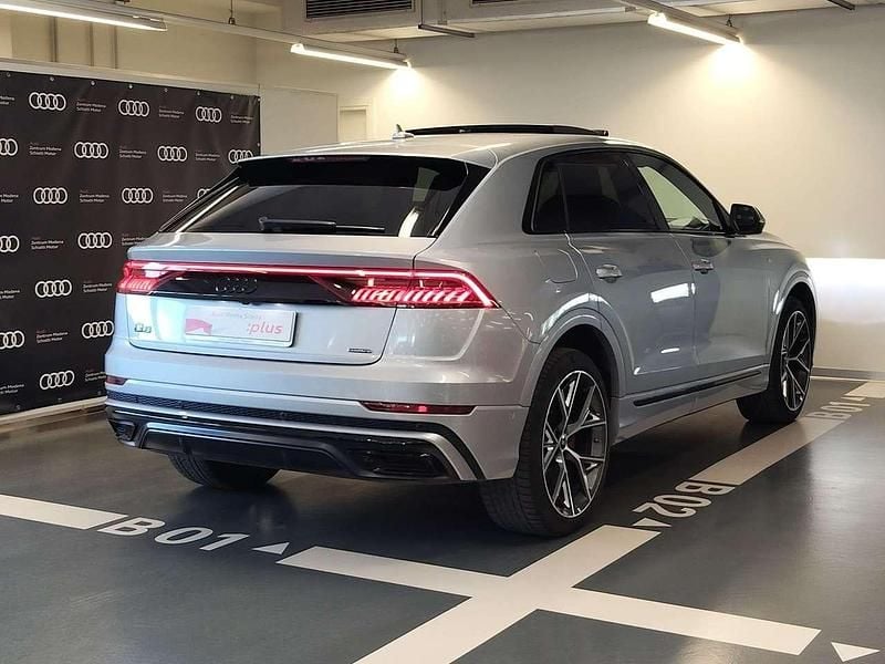 Usata Audi Q8 Sport 381 CV (280 kW) 2021 Argento SUV