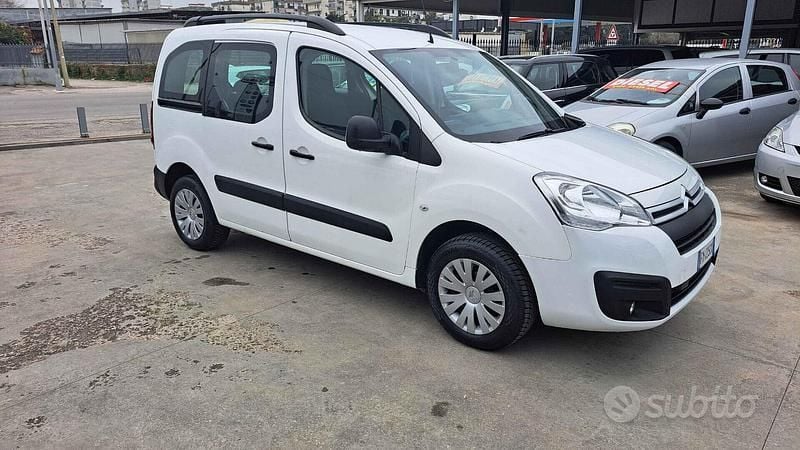 Usata Citroën Berlingo 99 CV (72 kW) 2017 Bianco Monovolume
