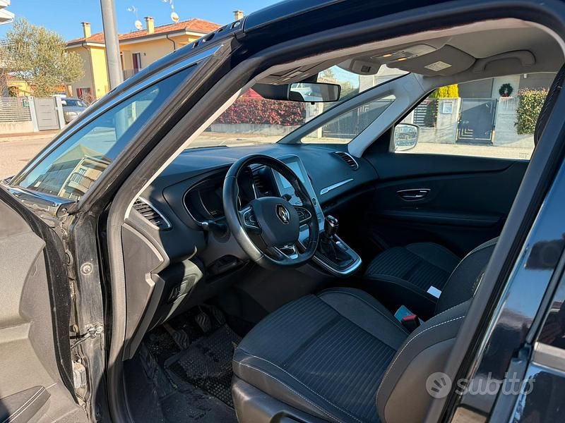 Usata Renault Scénic IV 110 CV (80 kW) 2017 Nero Monovolume