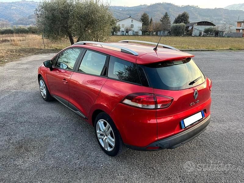 Usata Renault Clio GrandTour Business 75 CV (55 kW) 2019 Rosso Station wagon