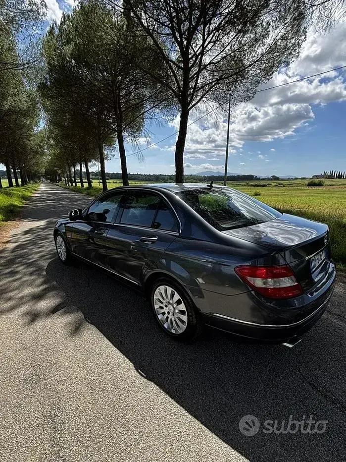 Usata Mercedes C220 170 CV (125 kW) 2008 Blu Berlina