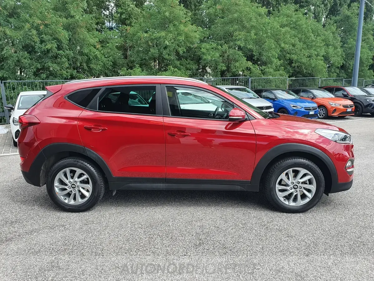 Usata Hyundai Tucson Comfort 116 CV (85 kW) 2018 Rosso SUV