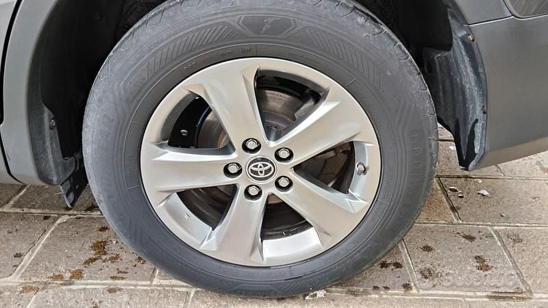 Usata Toyota RAV4 124 CV (91 kW) 2015 Grigio SUV