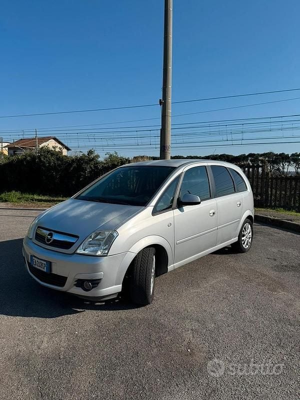 Usata Opel Meriva Club 90 CV (66 kW) 2010 Grigio Monovolume