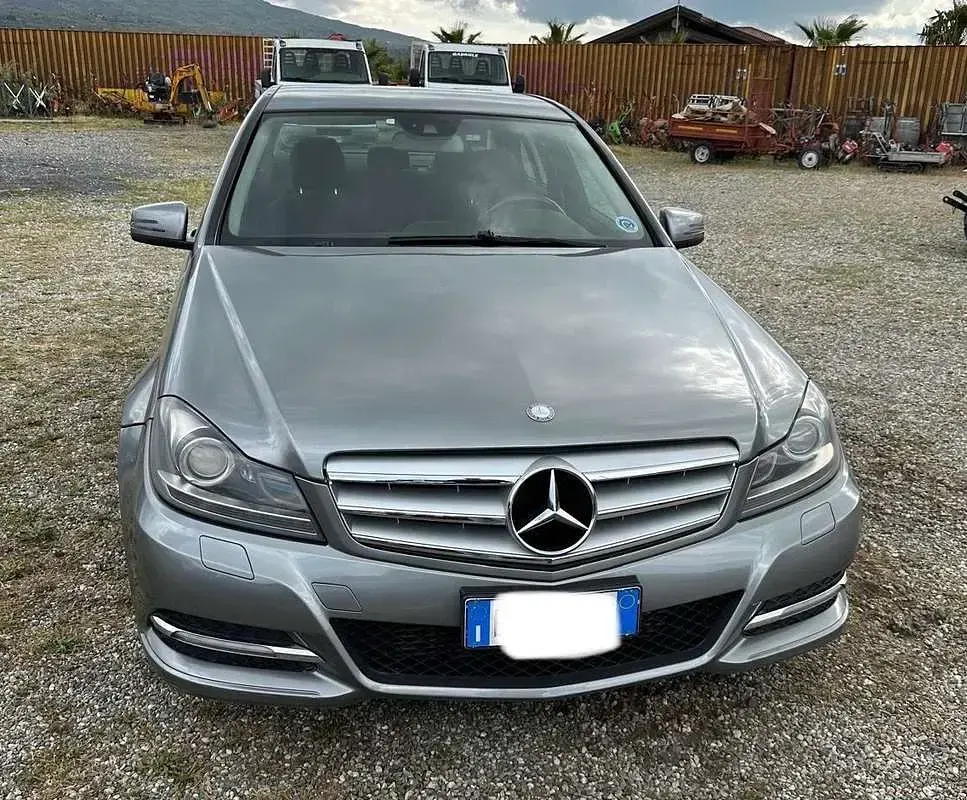 Usata Mercedes C200 136 CV (100 kW) 2012 Grigio Berlina
