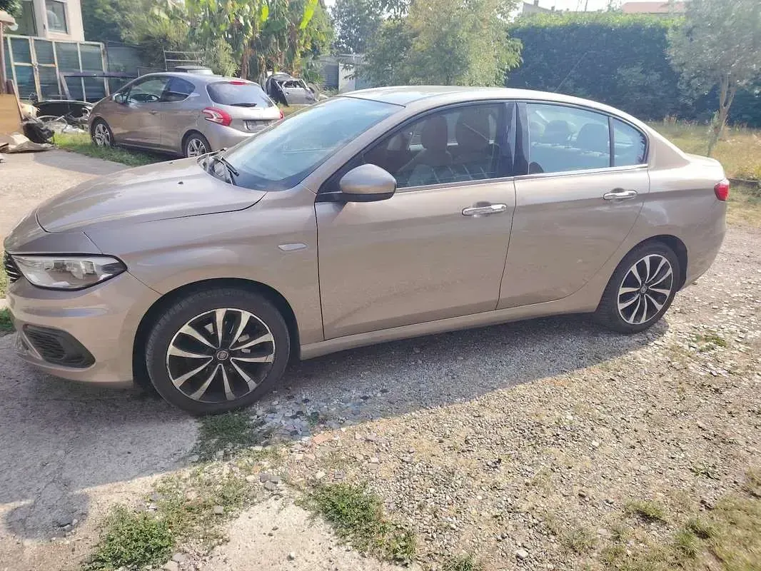 Usata Fiat Tipo Lounge 95 CV (69 kW) 2016 Berlina