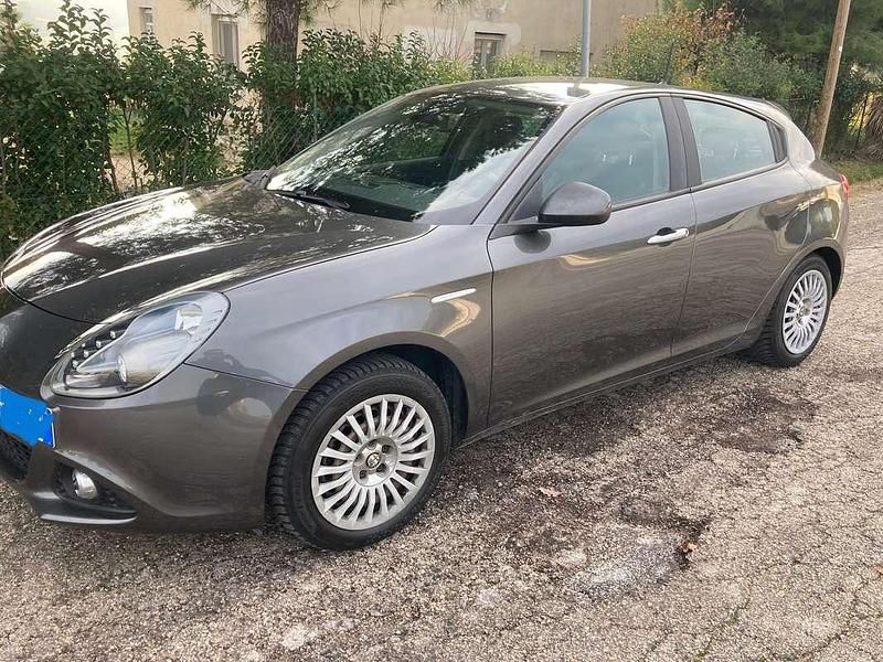 Usata Alfa Romeo Giulietta Impression 105 CV (77 kW) 2014 Argento Berlina