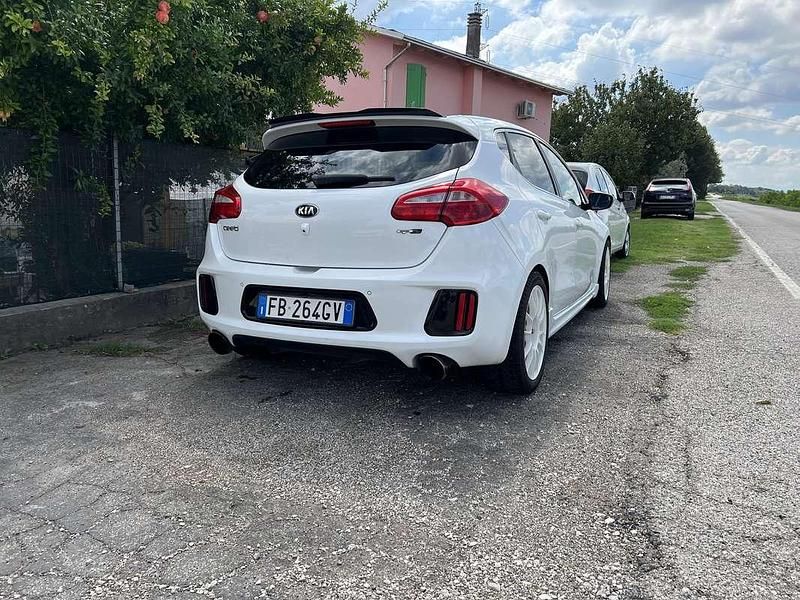 Usata Kia Ceed GT GT-Line 136 CV (100 kW) 2015 Berlina