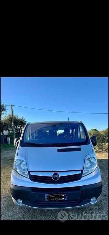Usata Opel Vivaro 120 CV (88 kW) 2011 Grigio Monovolume