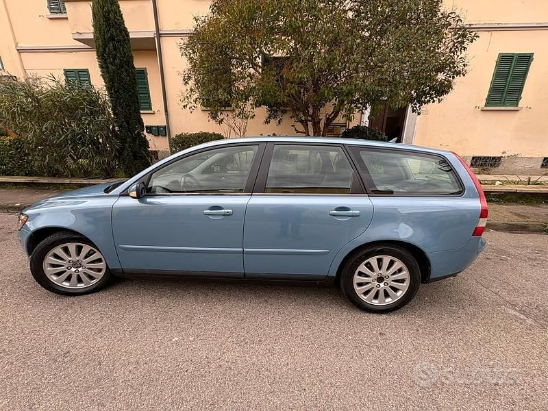 Usata Volvo V50 220 CV (161 kW) 2004 Blu Station wagon