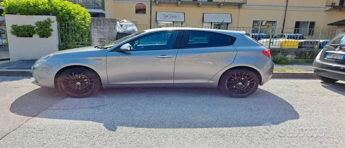 Usata Alfa Romeo Giulietta 120 CV (88 kW) 2017 Grigio Utilitaria