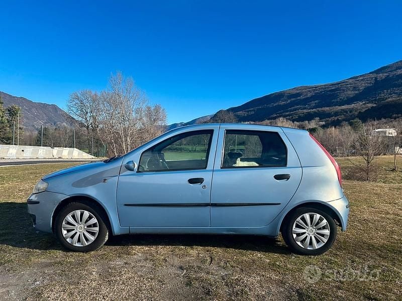 Usata Fiat Punto Emotion 2005 Blu Utilitaria