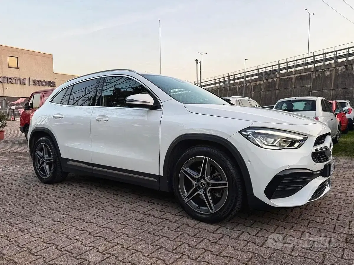 Usata Mercedes GLA200 Premium 150 CV (110 kW) 2023 Bianco SUV
