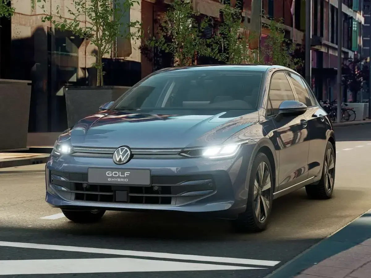 Nuova VW Golf VIII Edition 204 CV (150 kW) 2025 Anemone blue metallizzato Berlina