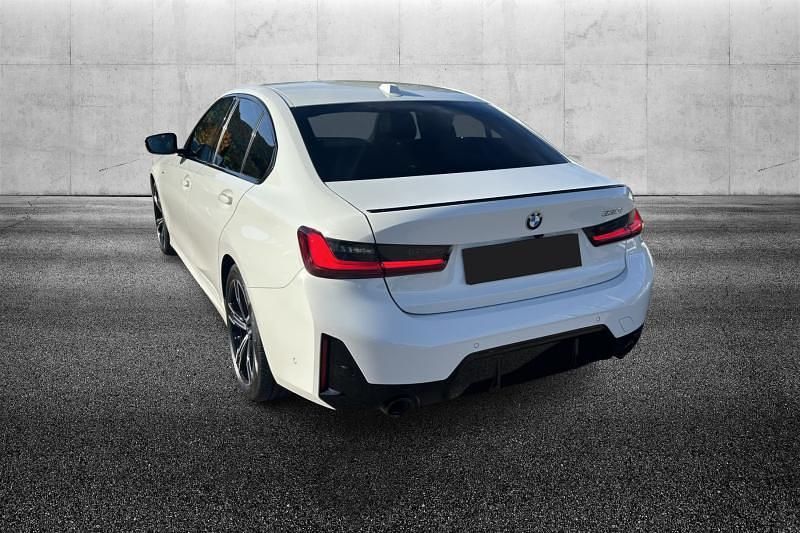 Usata BMW 330 Comfort Edition 245 CV (180 kW) 2024 Bianco pastello Berlina