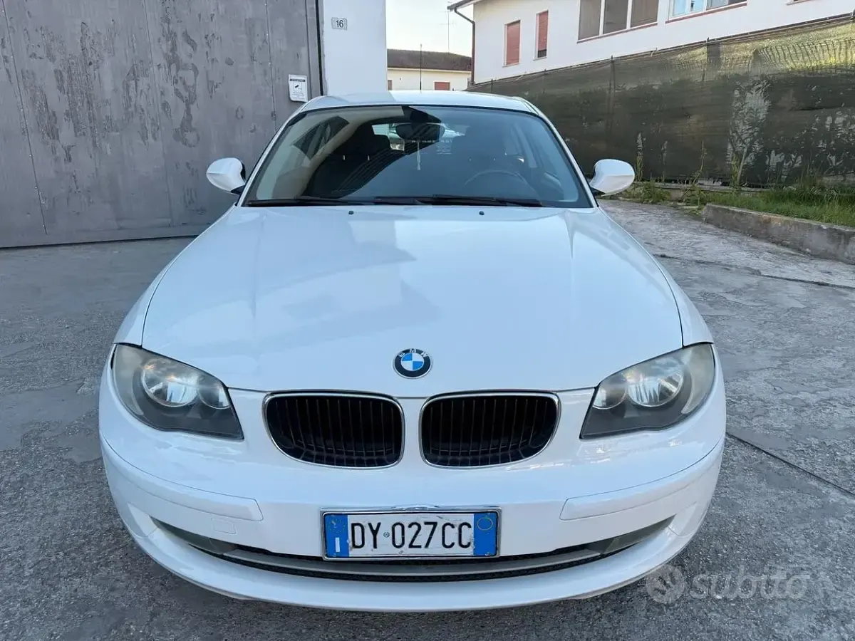 Usata BMW 116 Efficient Dynamics 116 CV (85 kW) 2009 Bianco Utilitaria