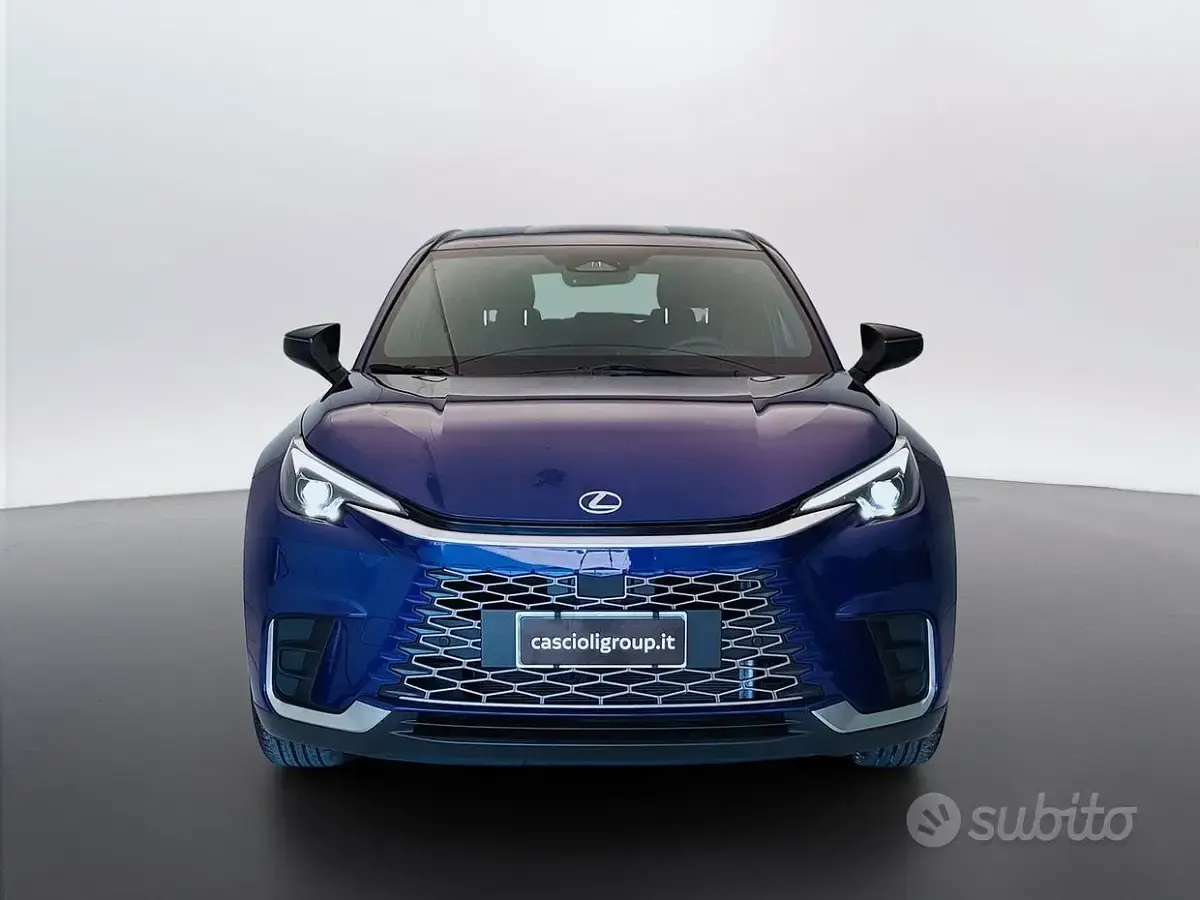 Usata Lexus LBX 91 CV (66 kW) 2024 Dark blue SUV