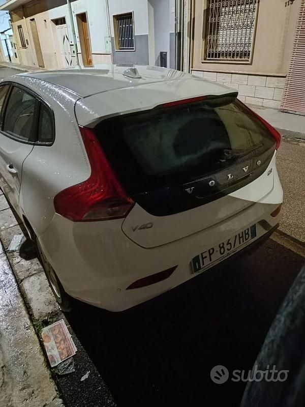 Usata Volvo V40 2017 Bianco Berlina
