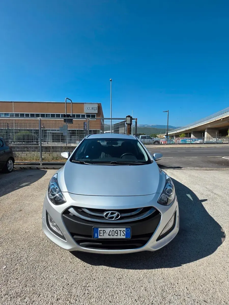 Usata Hyundai i30 Comfort 128 CV (94 kW) 2013 Argento Station wagon